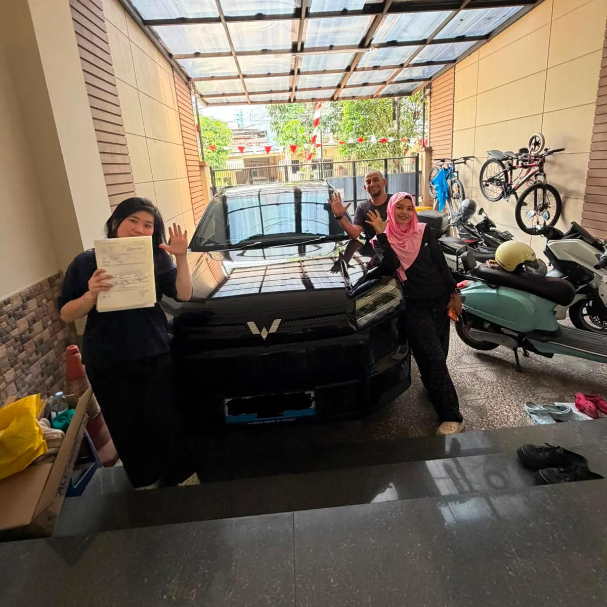 Delivery unit Wuling Eksion ev tipe EX warna hitam