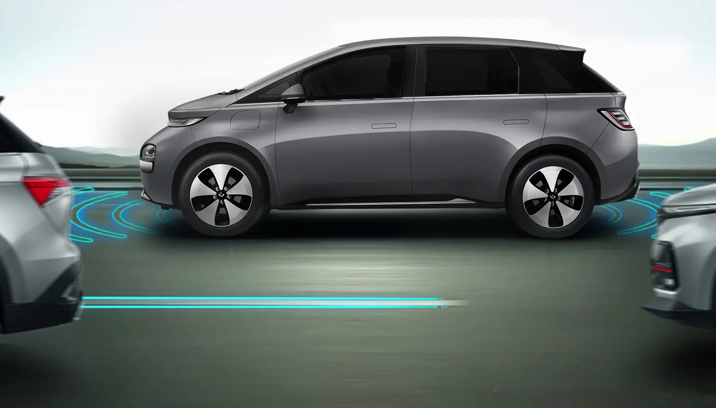 Wuling New Cloud EV dengan ilustrasi sensor fitur ADAS di sekeliling mobil